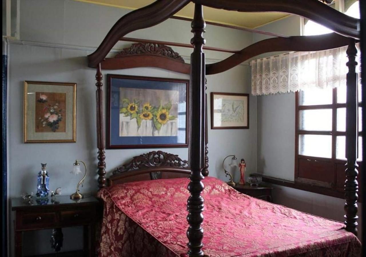 Casa Conchita Bed & Breakfast Taal Exterior photo